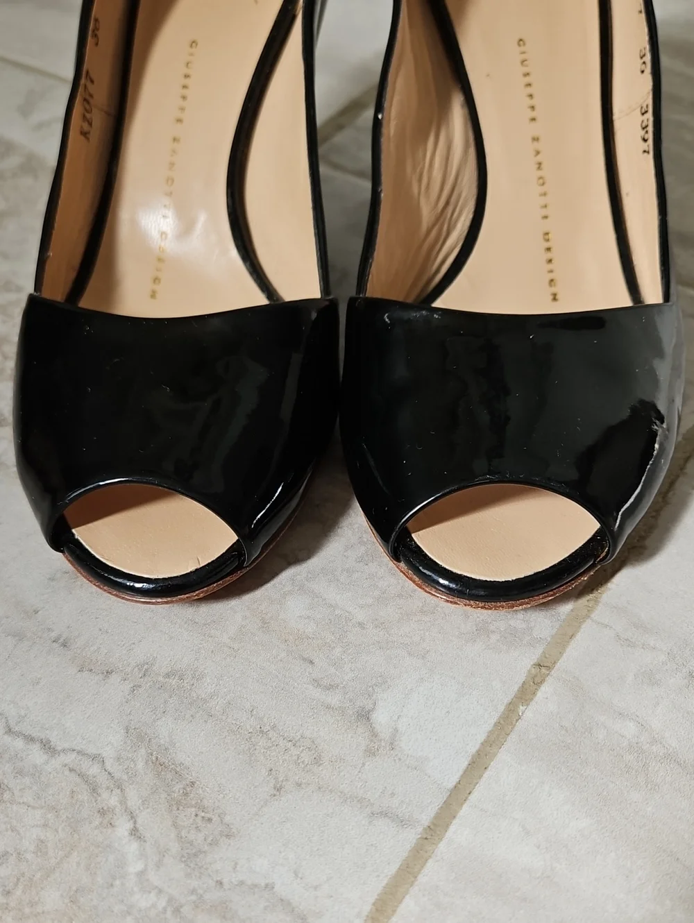 Vintage Giuseppe Zanotti Black Patent Leather Kitten Heel Pumps EU 36​